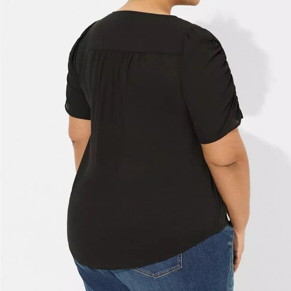 Torrid Harper Georgette V-Neck Ruched Sleeve Blouse Deep Black - Picture 3 of 5